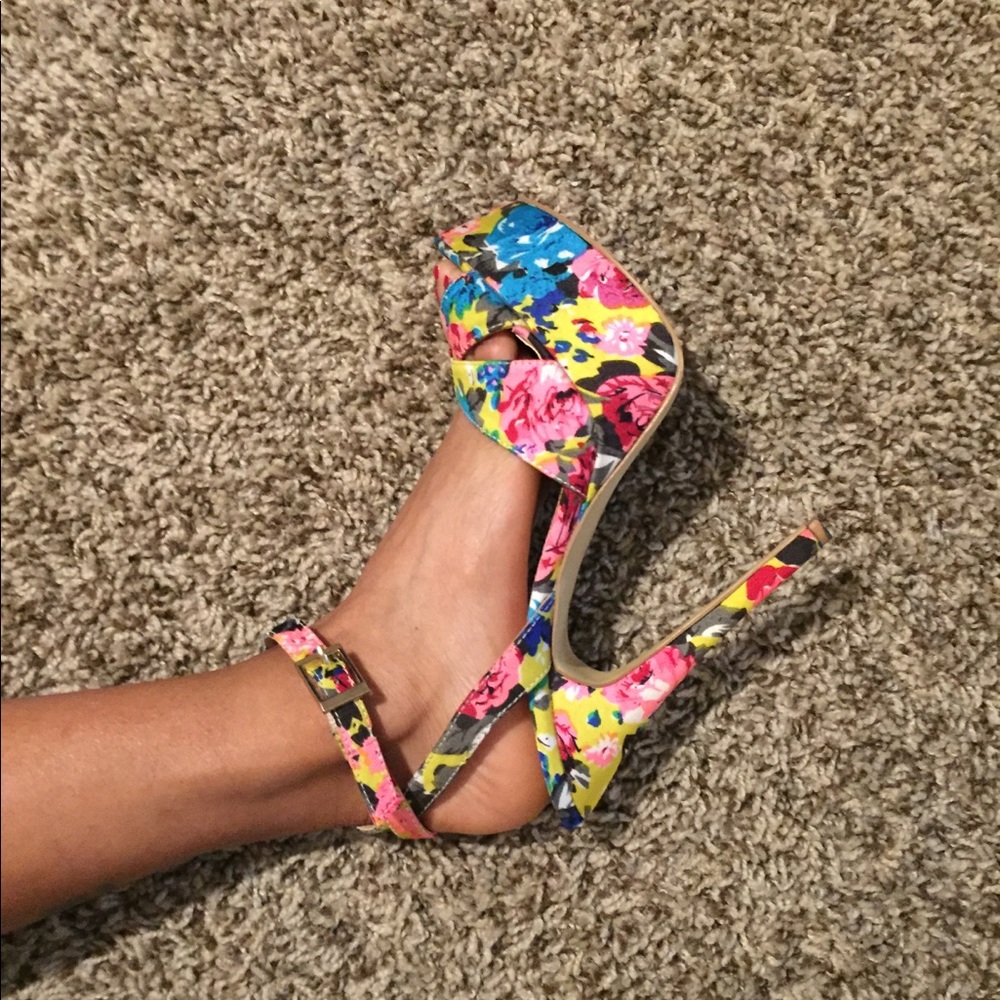 Floral Report wrap buckle stilettos! SAMPLE PAIR